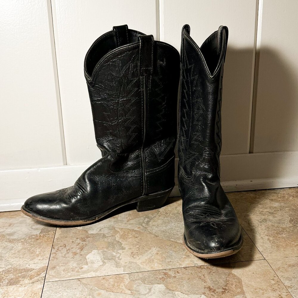 Womens Black Cowboy Boots Size 8 Calf Length Plant Patterned Pointed Toe